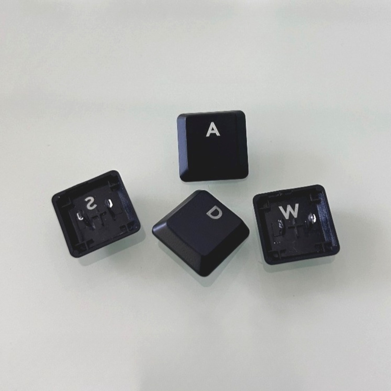 Tasti trasparenti a profilo ba - Gaming Keyboard Tkl recensione e prezzo